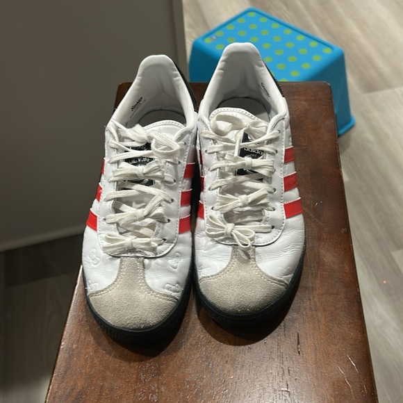 Adidas Gazelle Hello Kitty White and Red Shoes - Picture 2 of 4